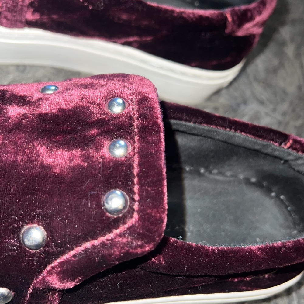 Woman's Rebecca Minkoff crushed velour slides, with white rubber soles, sz 8 - Picture 7 of 13